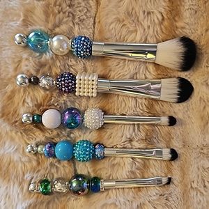 ❣️B4 sets G1 FREE!  Mothers Day gift! Beaded makeup brushes!